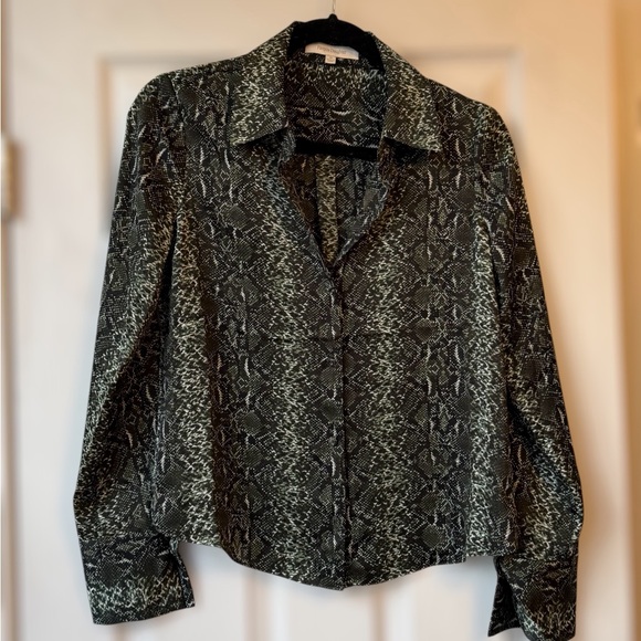 Favorite Daughter Tops - Favorite Daughter Snakeskin Satin Button Down Shirt – XS NWOT
